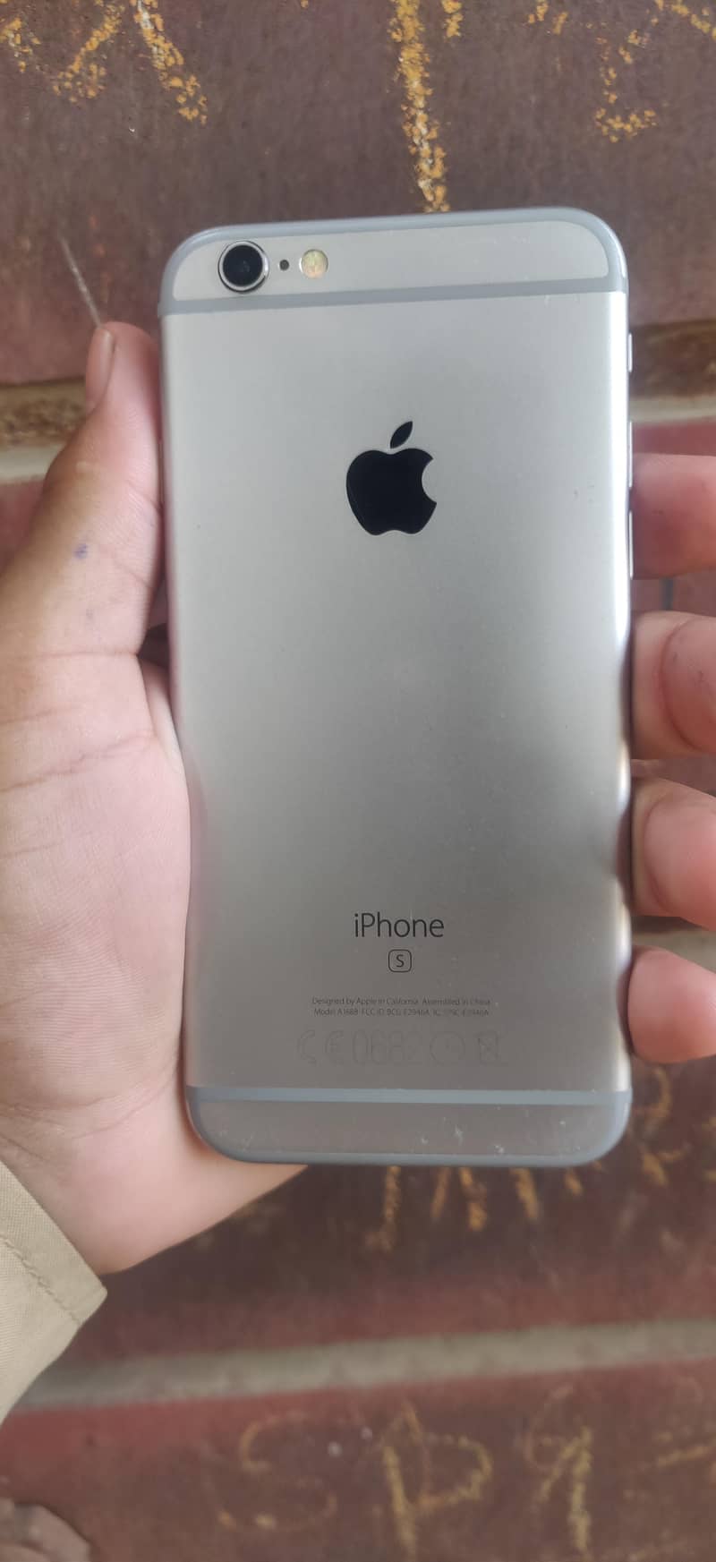Apple iPhone 6S 1