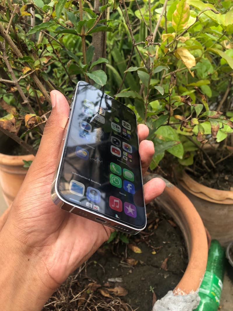 Apple iPhone 13 Pro 4