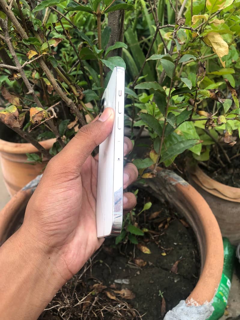 Apple iPhone 13 Pro 8