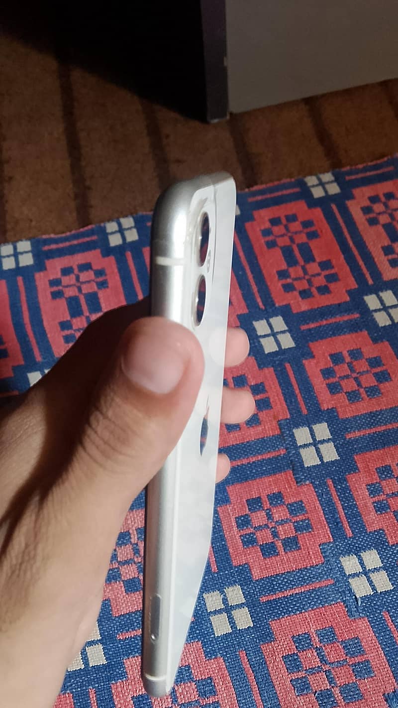 Apple iPhone 11 6
