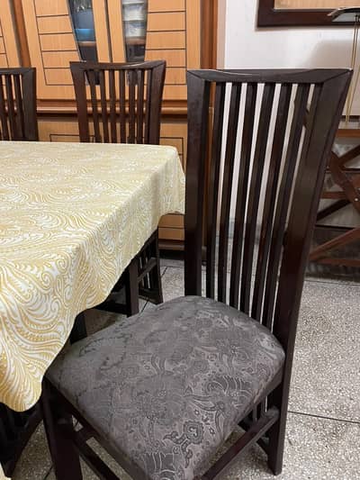 8 Chairs Luxurious Dining Table For Sale - Rawalpindi