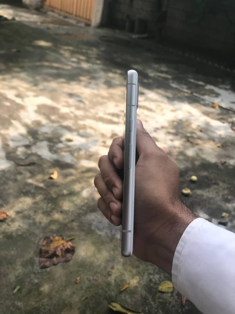 Google Pixel 7a 4
