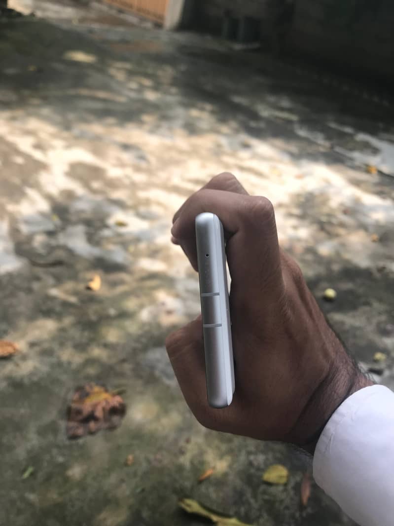 Google Pixel 7a 6