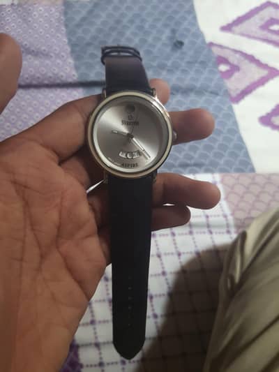 sveston aspire watch 1 month used only whatsapp 03054605336