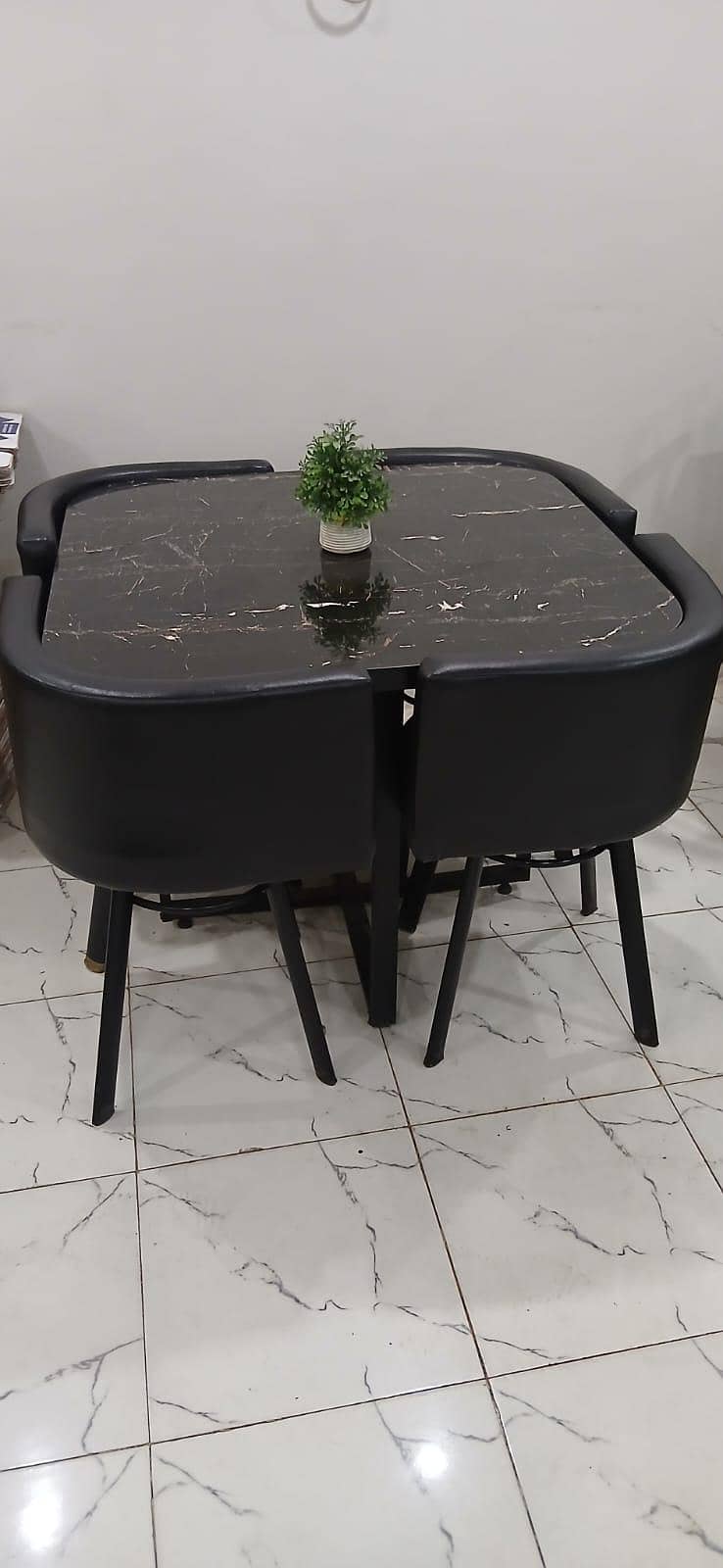 Restaurant dining table for4 1