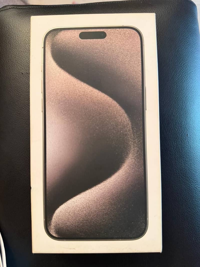 Apple iPhone 16 Pro Max 0