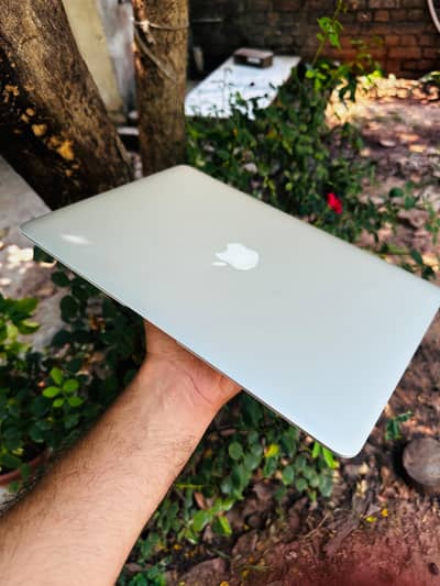 Apple MacBook Air  (2017)  | 8GB RAM | 128GB SSD