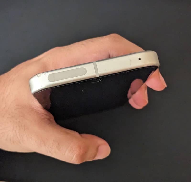 Google Pixel 9 4