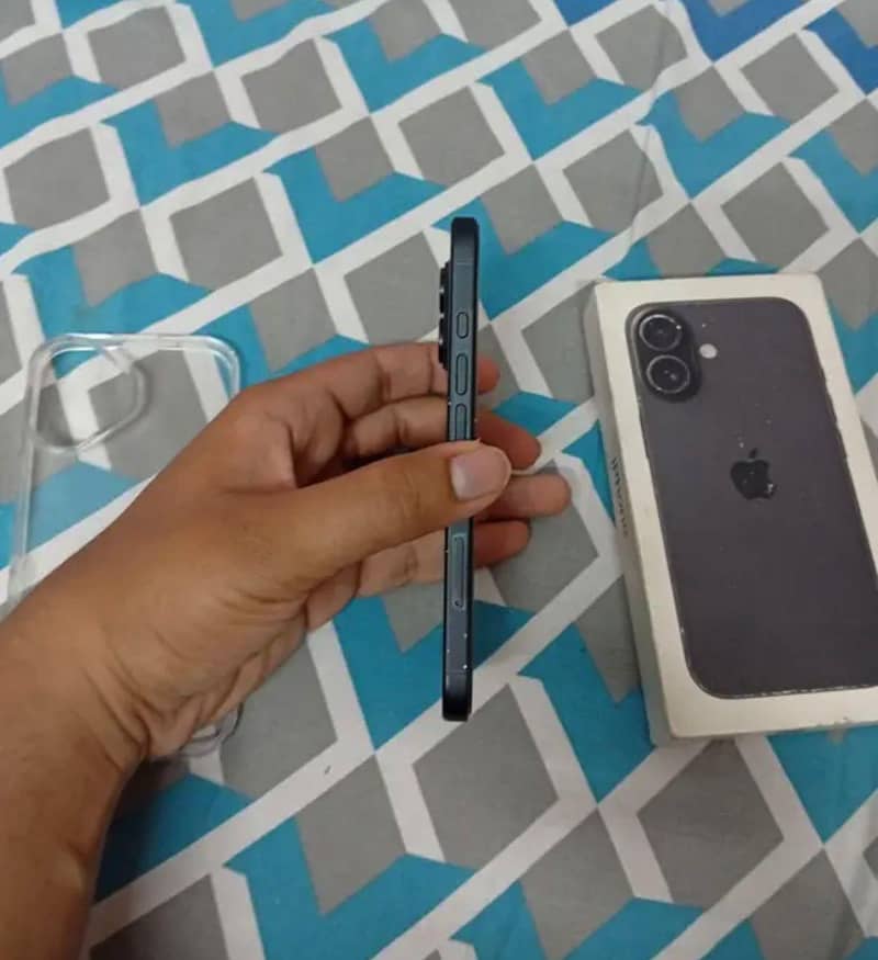 iPhone 16 256 GB Factory Unlocked | With Original Box & Accessories 4