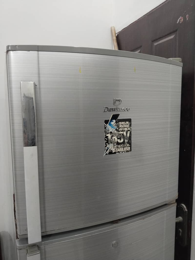 Dawlance Medium size refrigerator 1