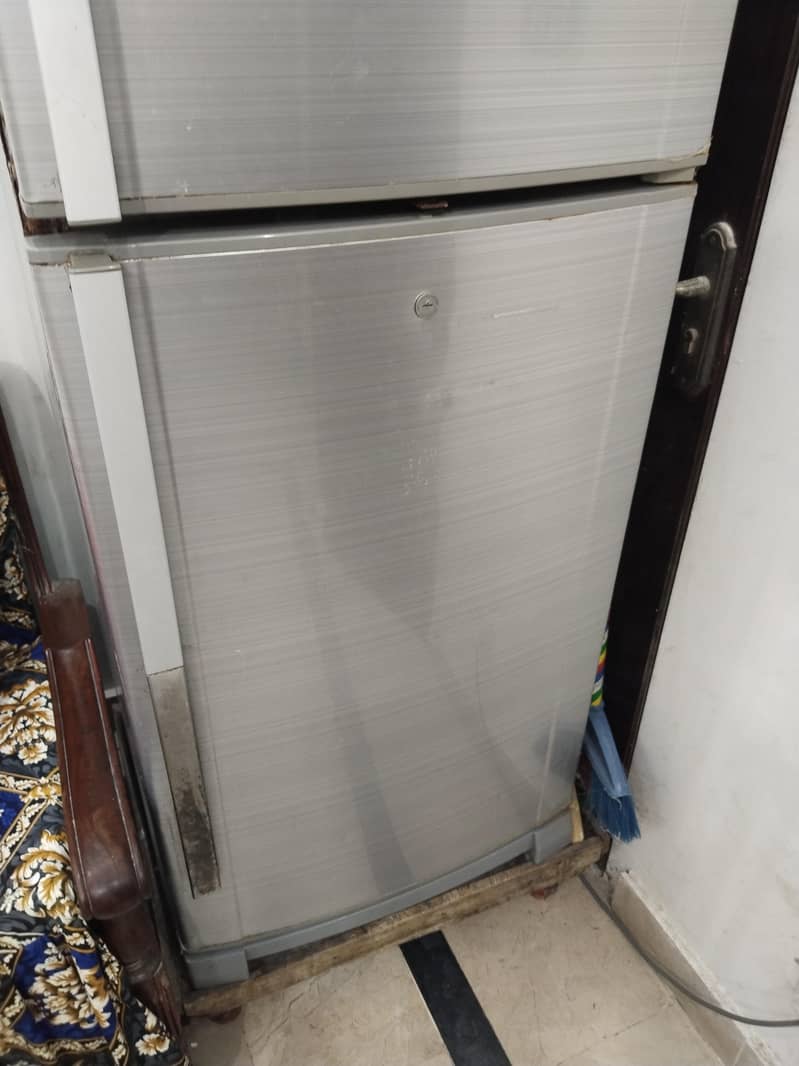 Dawlance Medium size refrigerator 2