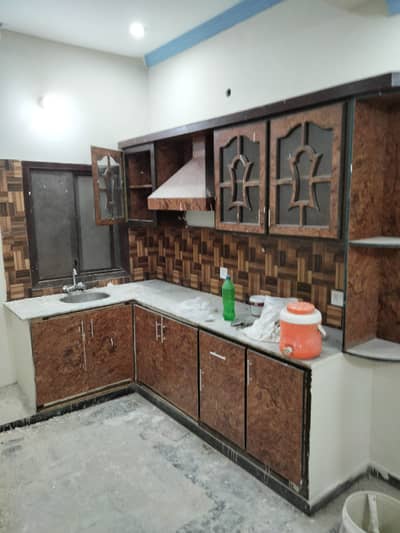 4marla first floor house avaible for rent