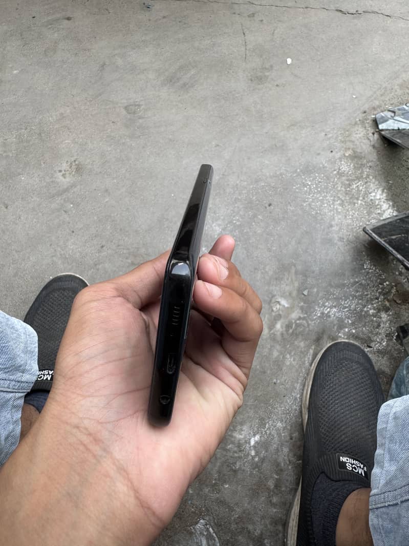 Samsung Mobile S8 Plus 1