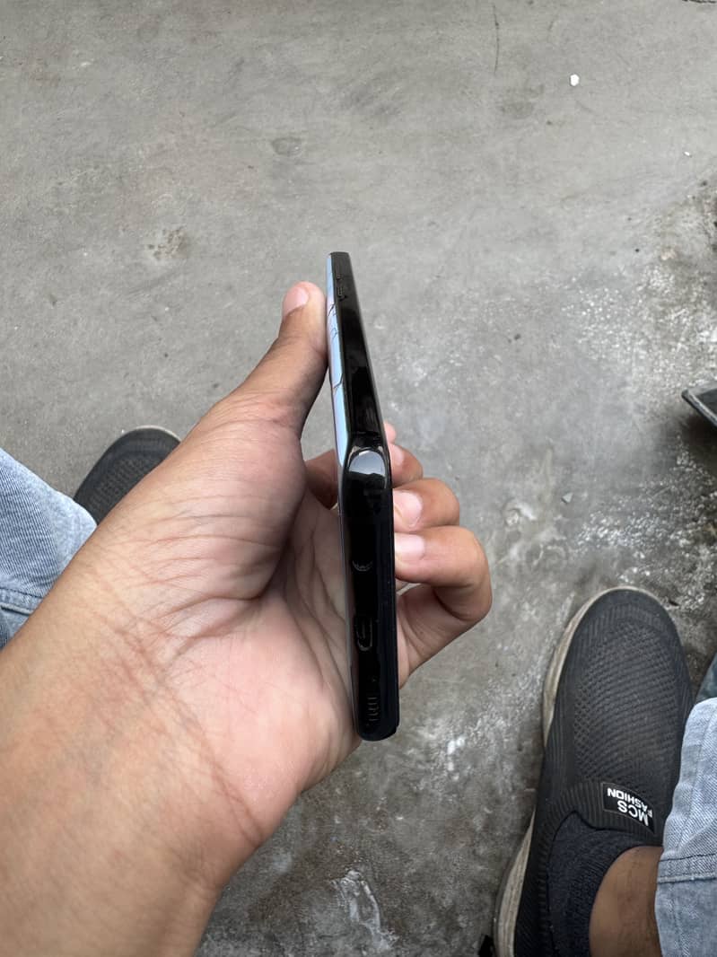 Samsung Mobile S8 Plus 5