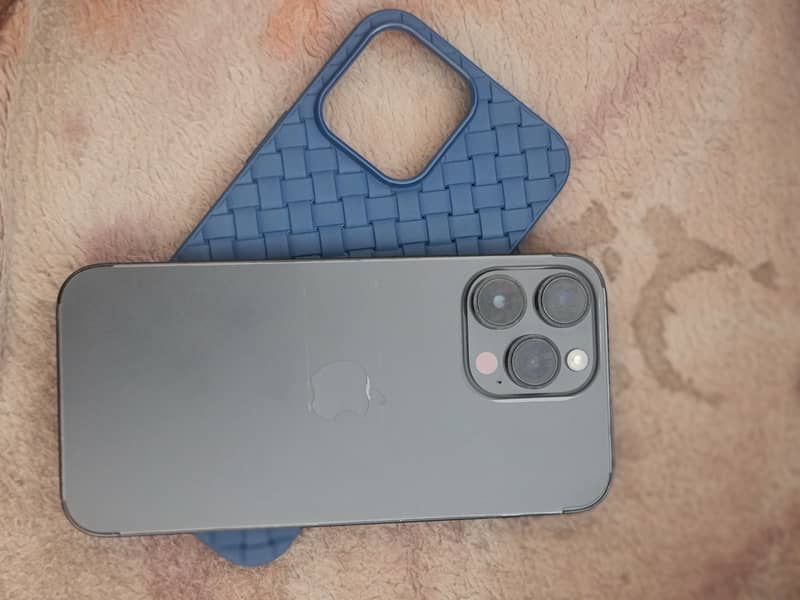 Apple iPhone 14 Pro Max 1