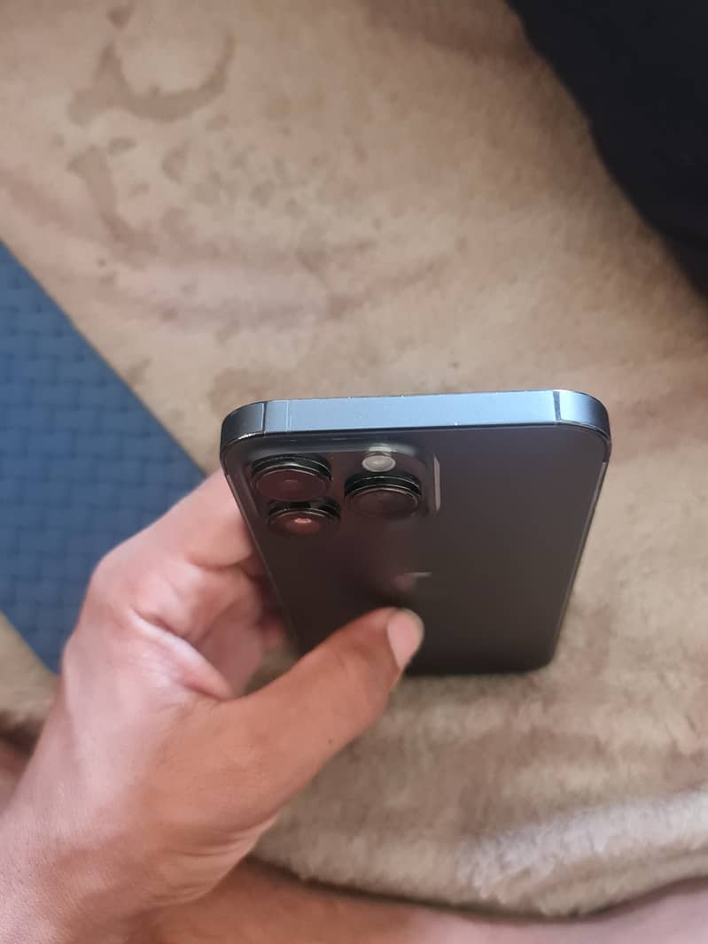 Apple iPhone 14 Pro Max 2