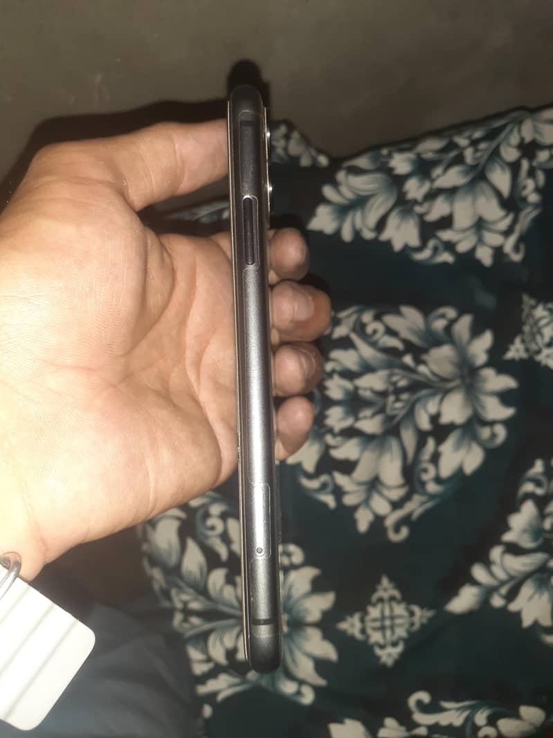 Apple iPhone 11 2