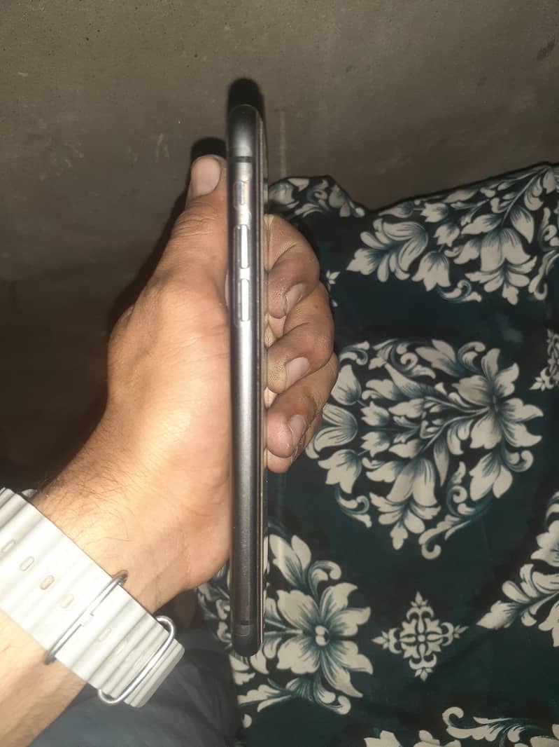 Apple iPhone 11 5