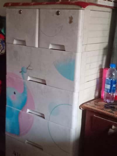 kids wardrobe best condition
