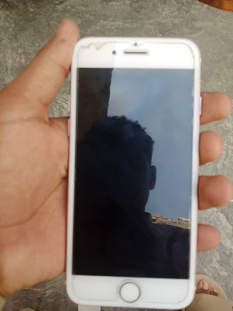 Apple iPhone 7 0
