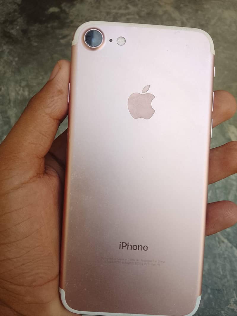 Apple iPhone 7 1
