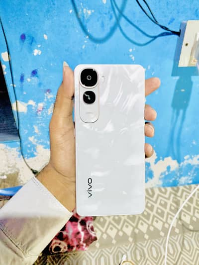 Vivo Y400