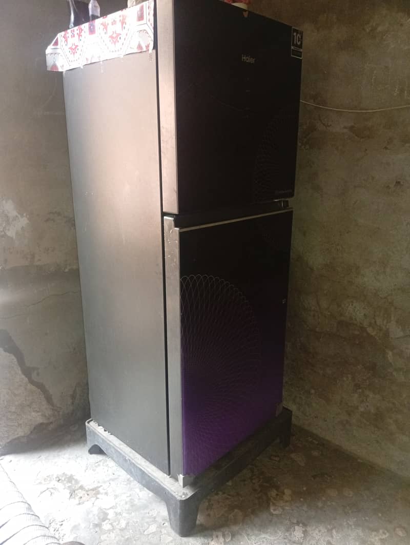 Refrigerator Medium size 4