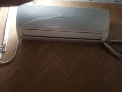 chandruba 1 ton AC new condition for sale