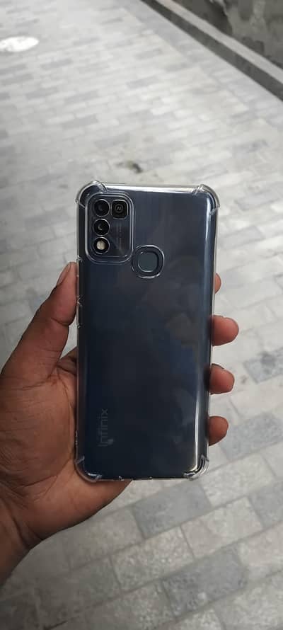 Infinix Hot 11 play Ram4 Mem64