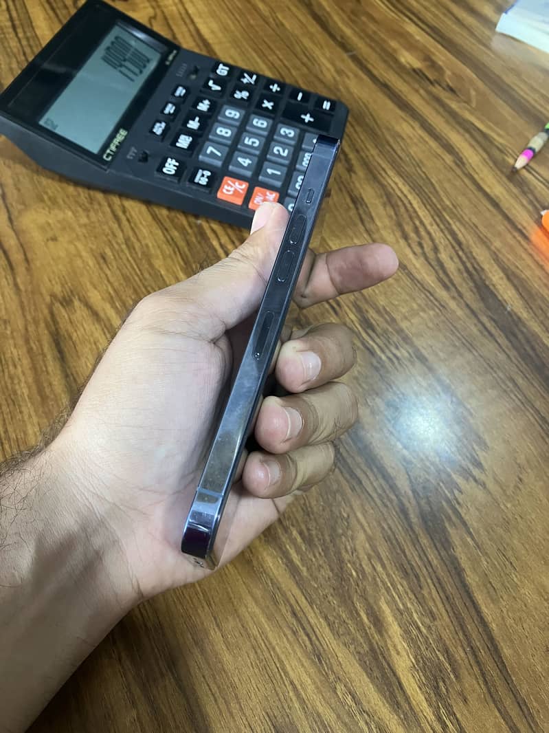 Apple iPhone 13 Pro 1