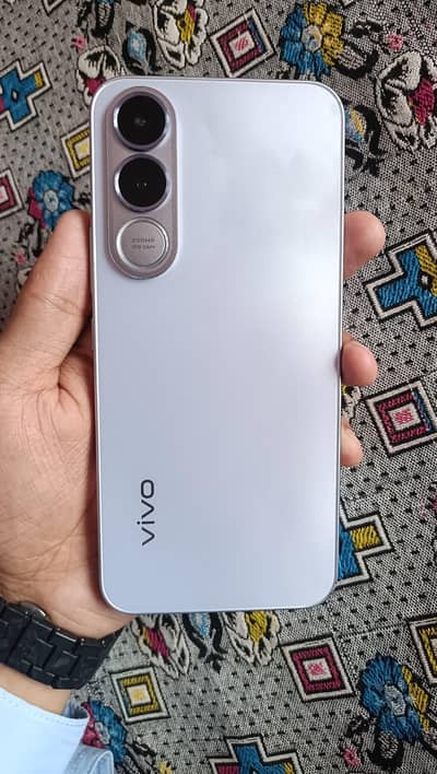 Vivo V70 FE 5G
