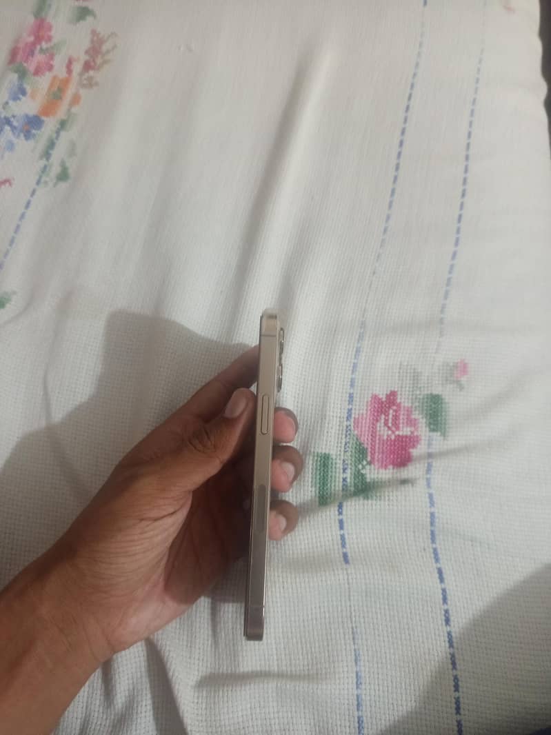 Apple iPhone 13 Pro 2