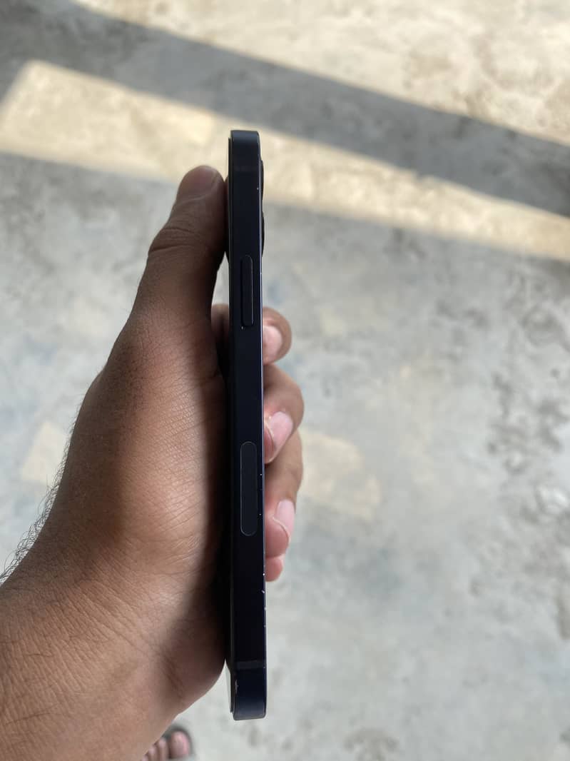 Apple iPhone 12 2
