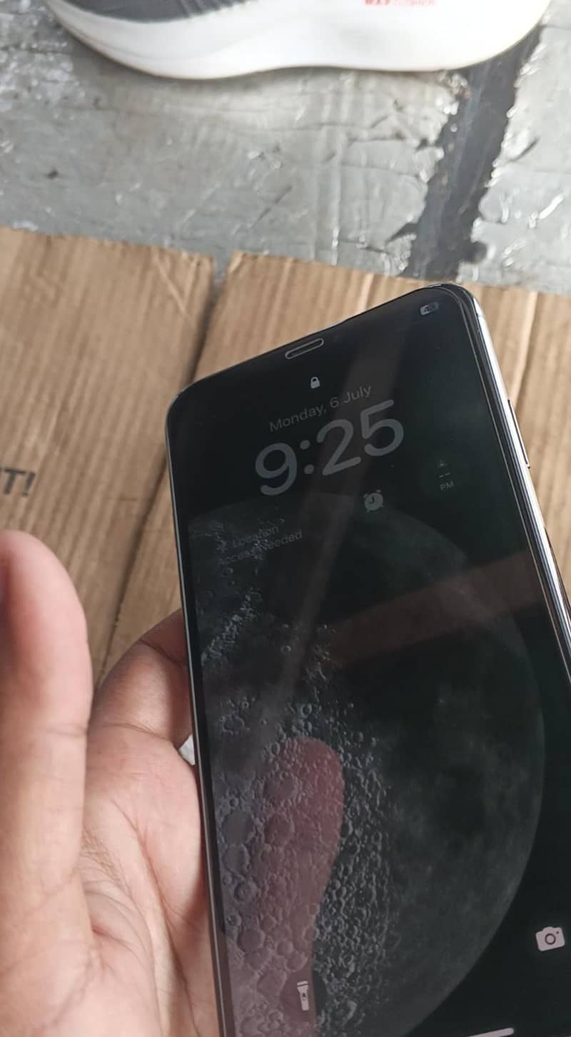 Apple iPhone 11 Pro Max 4