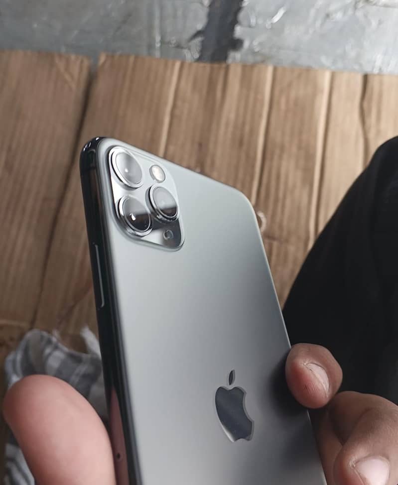 Apple iPhone 11 Pro Max 5
