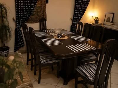 Imported Habbit Solid Sheesham Wood 8-Seater Dining Table Set