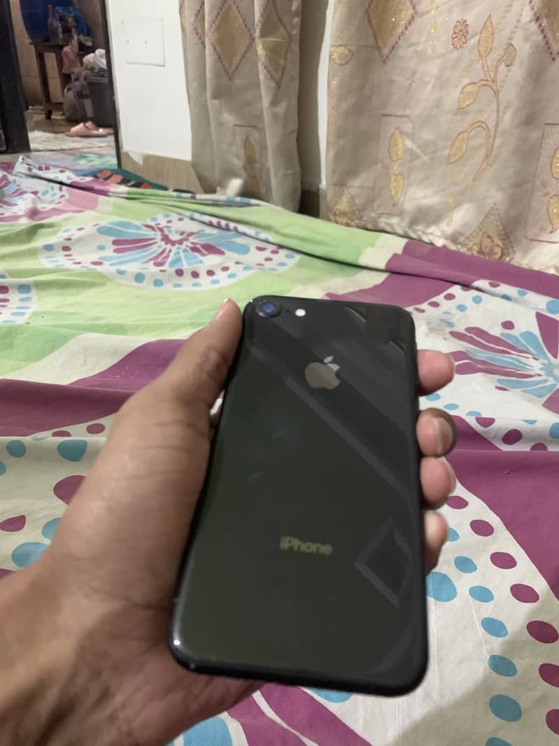 Apple iPhone 8 0