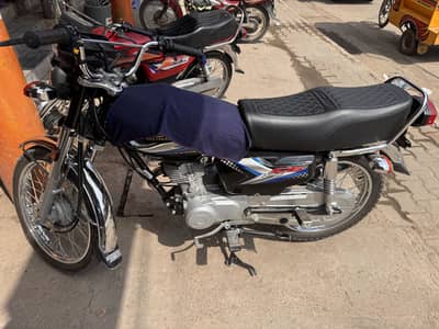 Honda 125 2025 black color All punjab Number Bio Moaky per milay gi