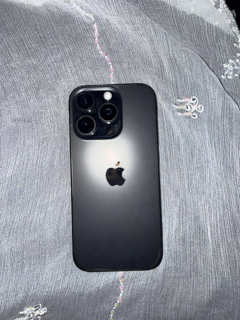 Apple iPhone 16 Pro 0