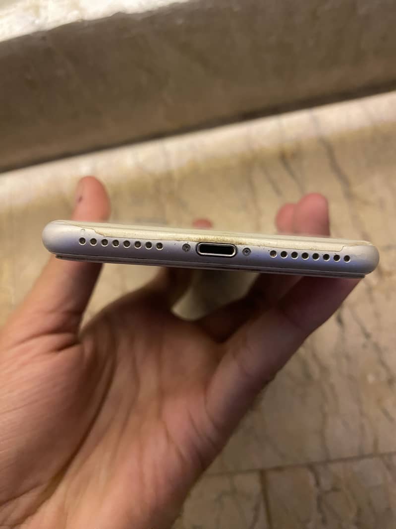 Apple iPhone 8 Plus 1