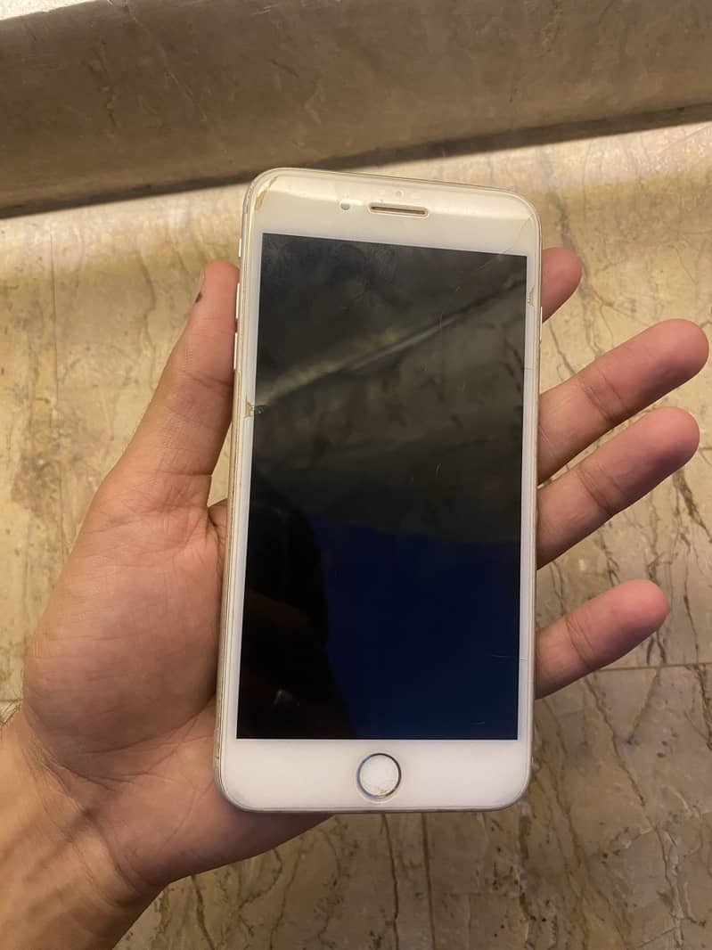 Apple iPhone 8 Plus 3