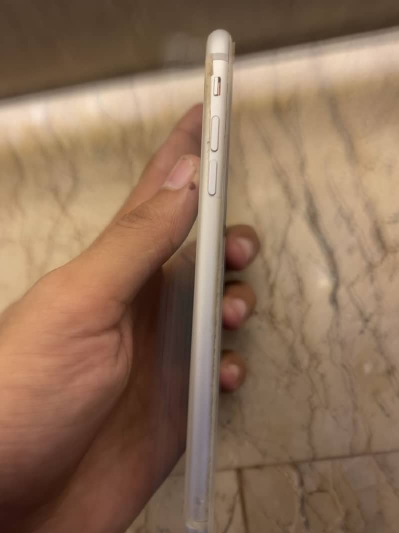 Apple iPhone 8 Plus 5