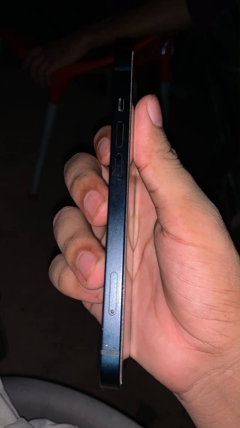 Apple iPhone 13 2
