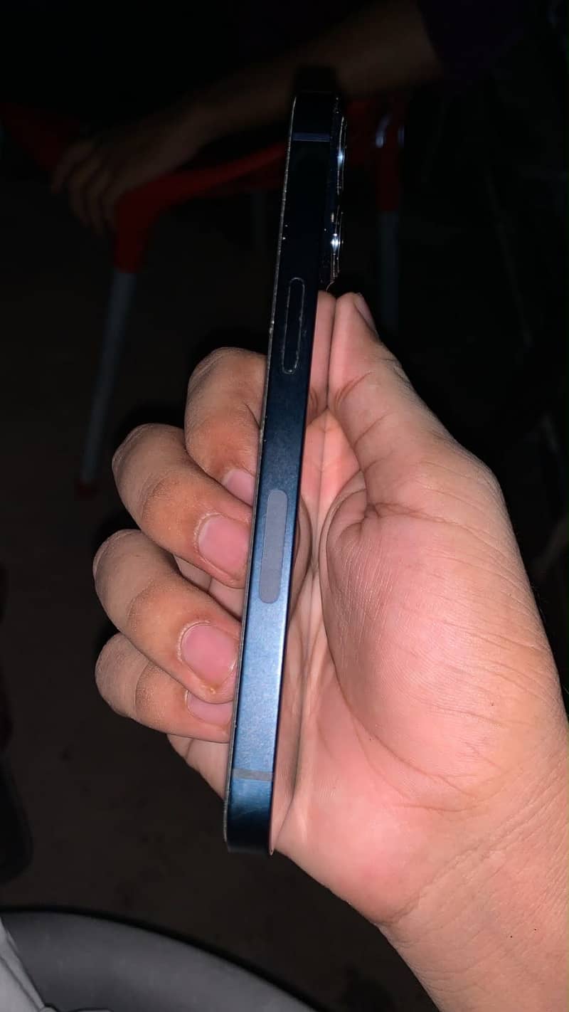 Apple iPhone 13 5