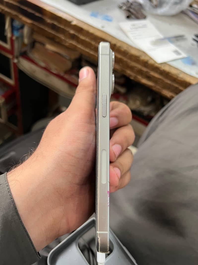 Apple iPhone 15 Pro Max 1