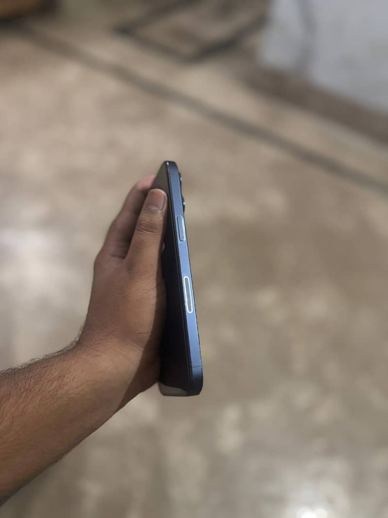 Apple iPhone 15 Pro Max 1