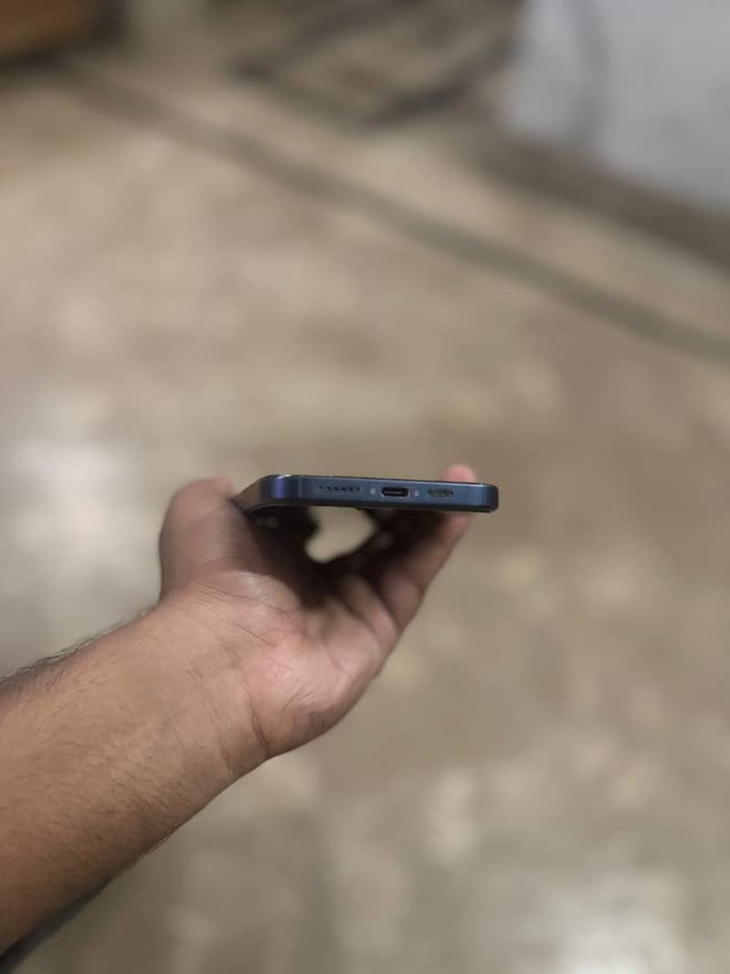 Apple iPhone 15 Pro Max 3