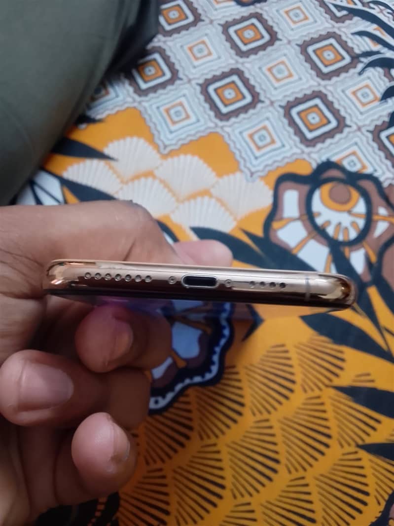 Apple iPhone 11 Pro Max 3