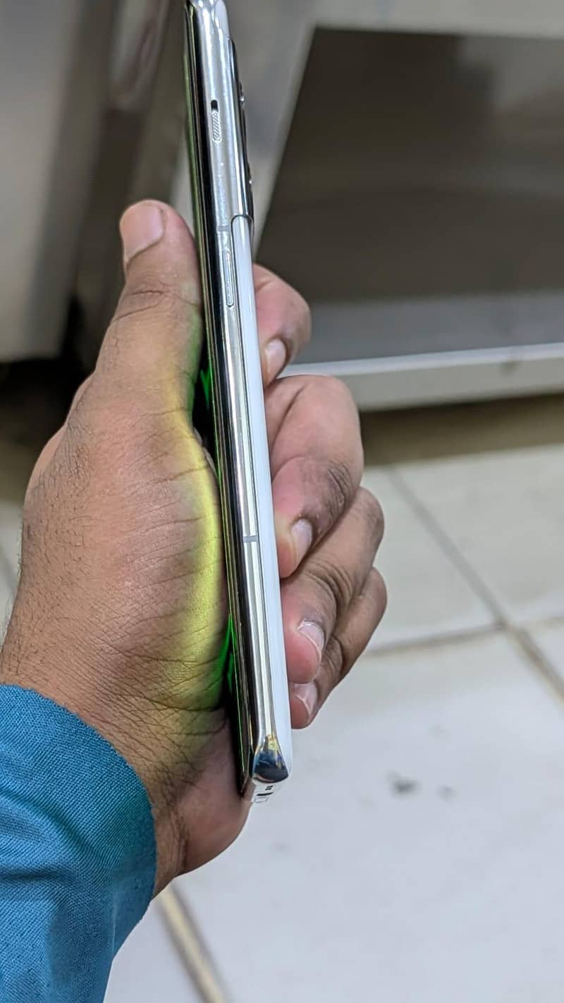 One Plus 10 Pro Panda edition 4