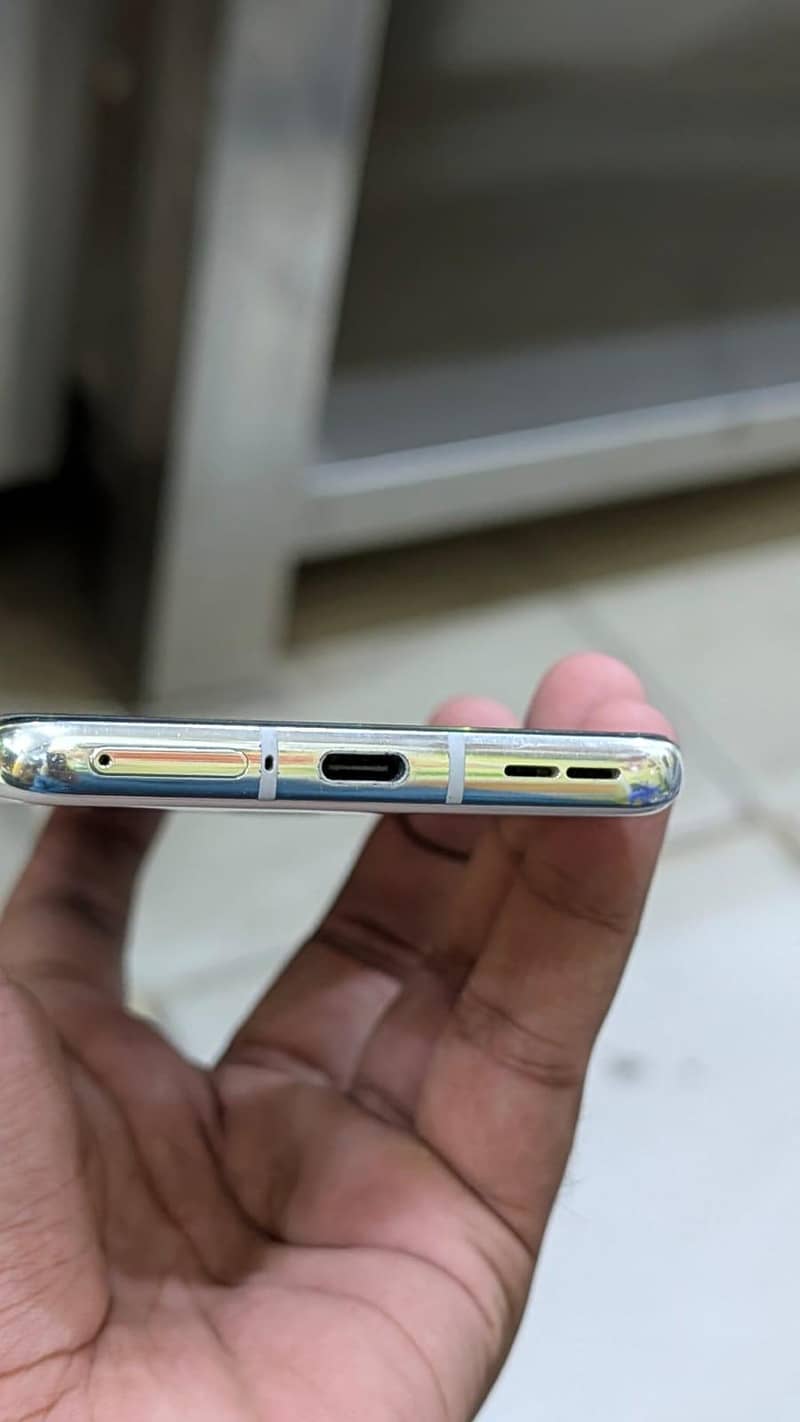 One Plus 10 Pro Panda edition 5